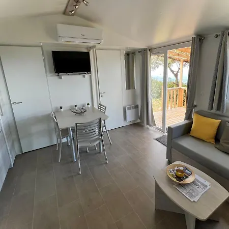 Chez Mina Lumio (Corsica)