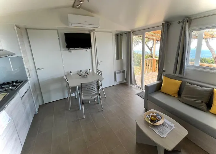 Chez Mina Lumio (Corsica)