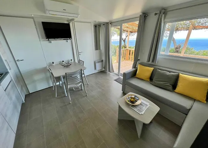 Chez Mina * Lumio (Corsica)